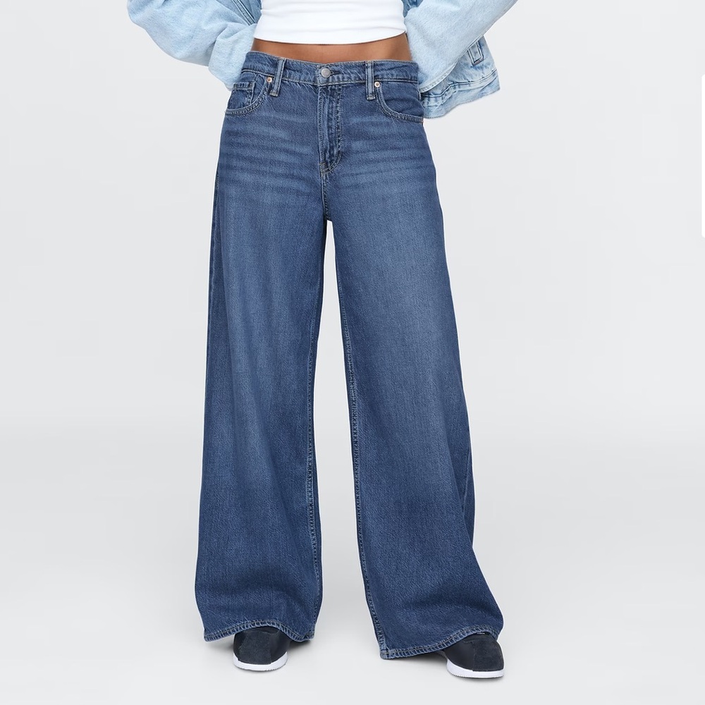 Gap Mid Rise UltraSoft Baggy Jeans in Rinsed Indigo, Size 33